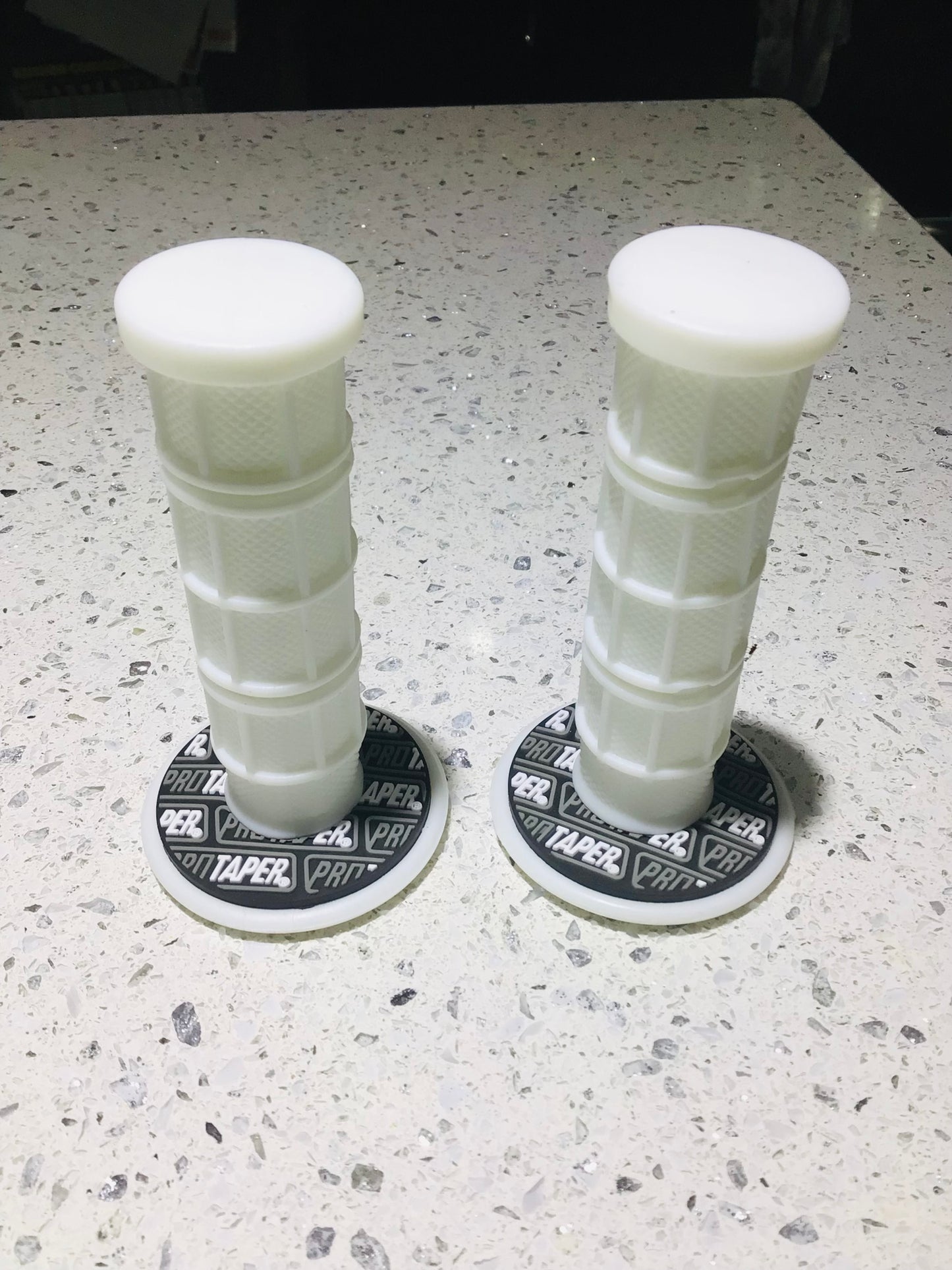 Handle bar grips