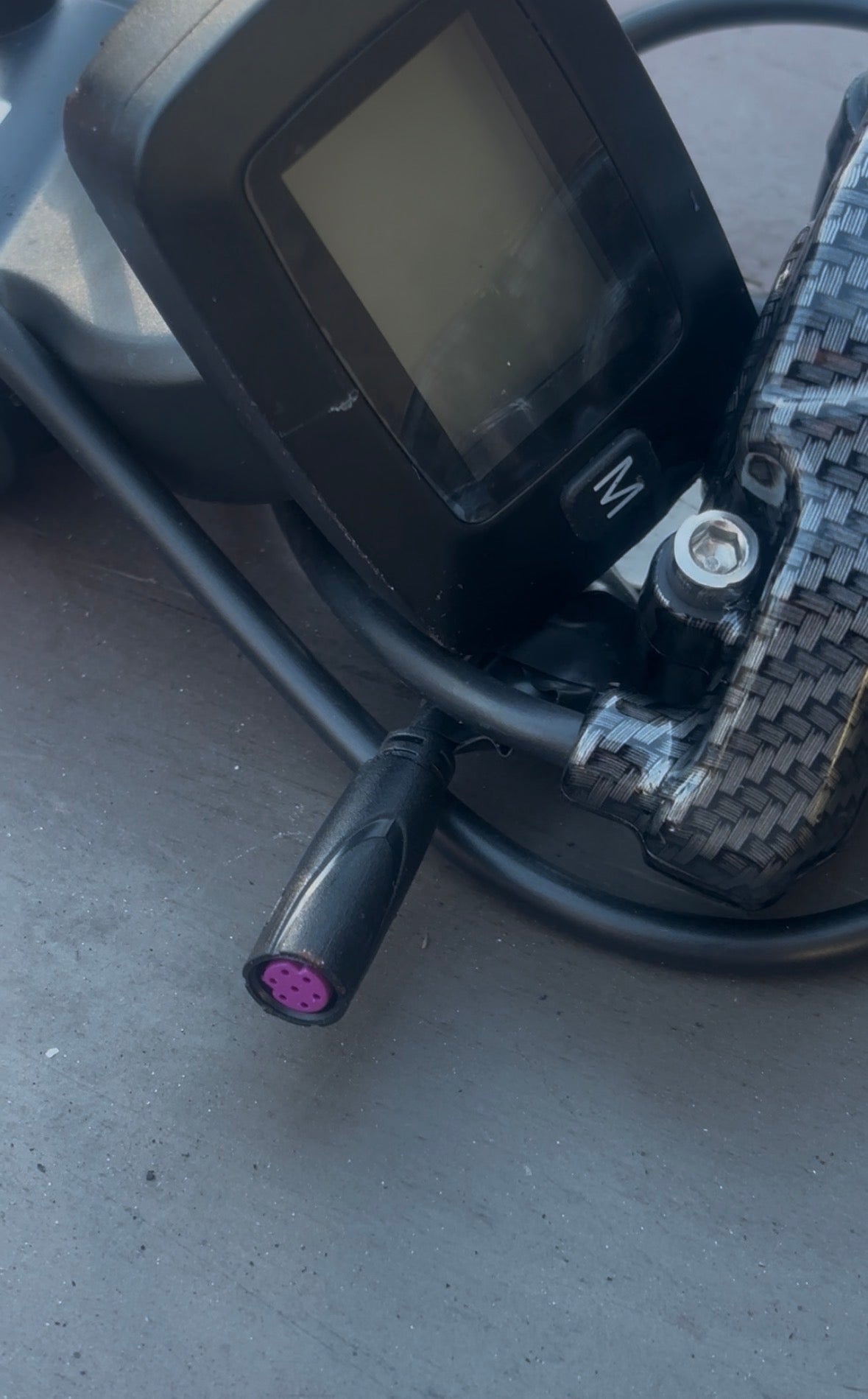 tuttio surron full twist throttle plug and play!!! (IN STOCK SOON)