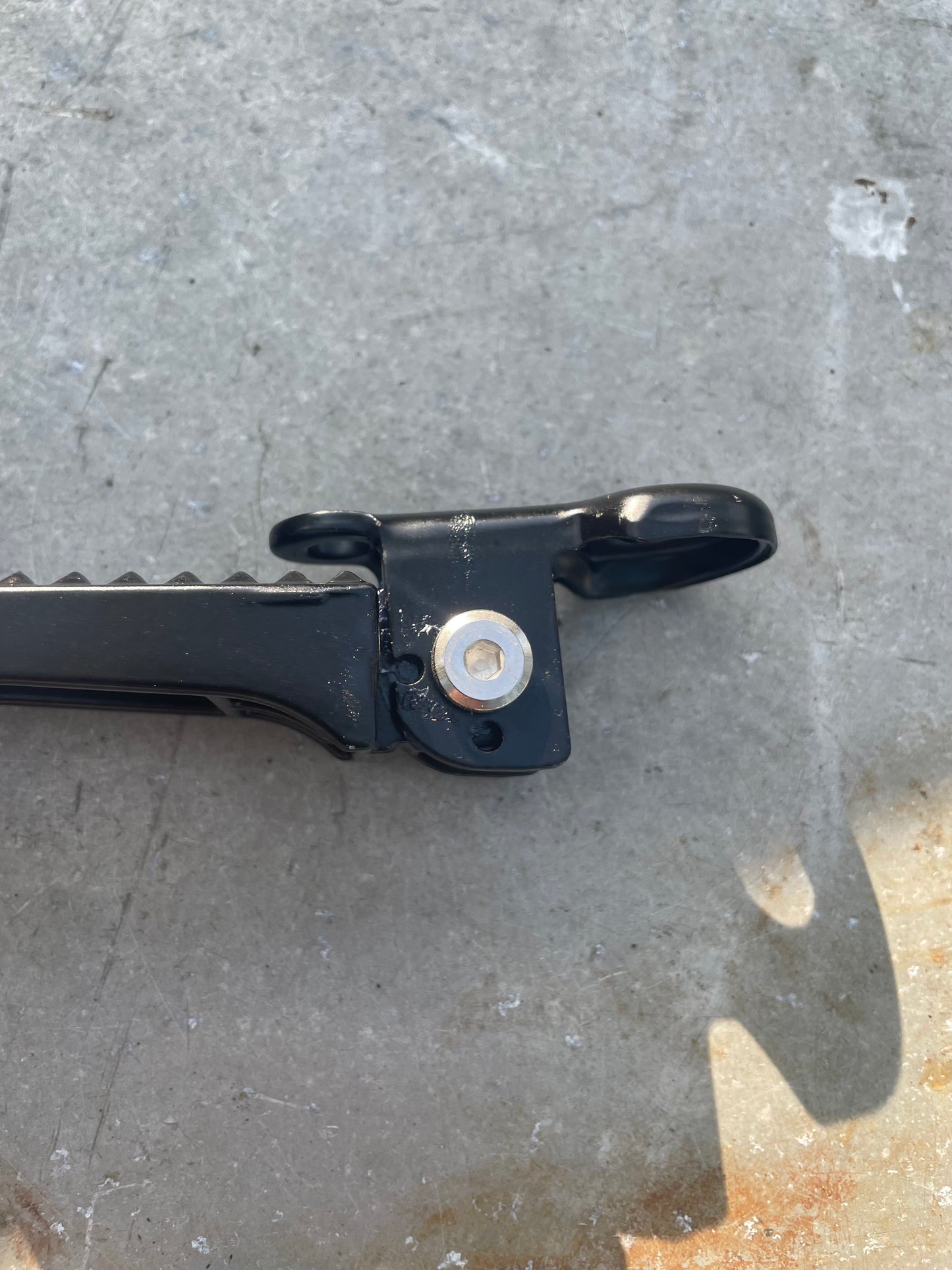 Passenger pegs