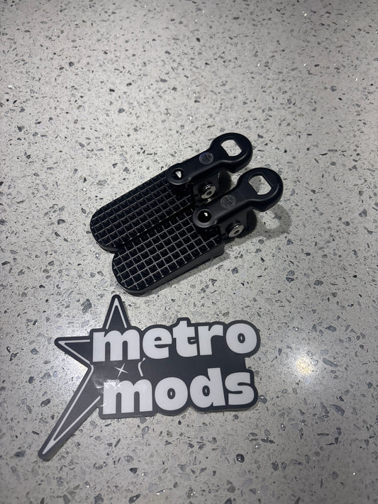 Passenger pegs