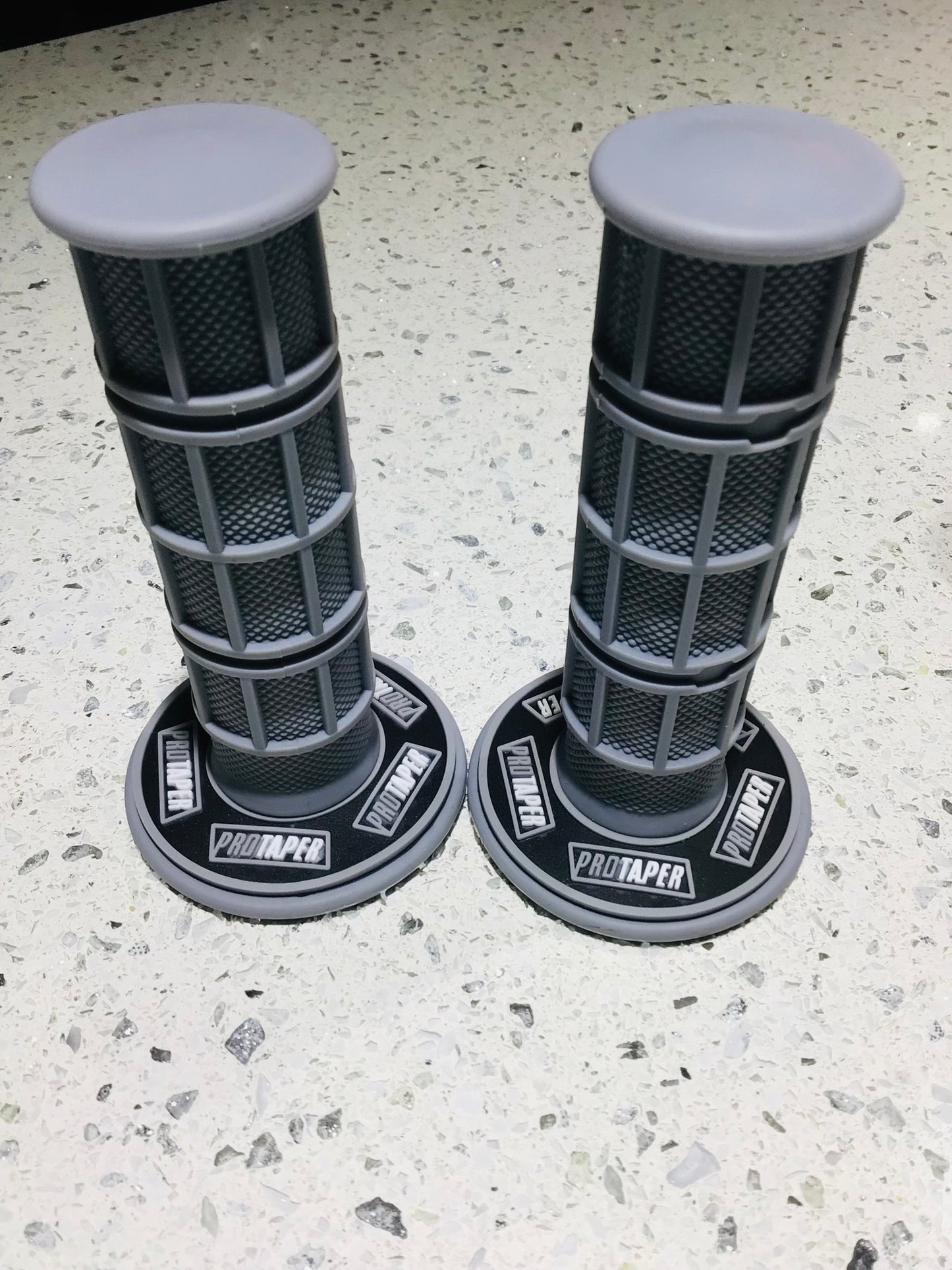 Handle bar grips