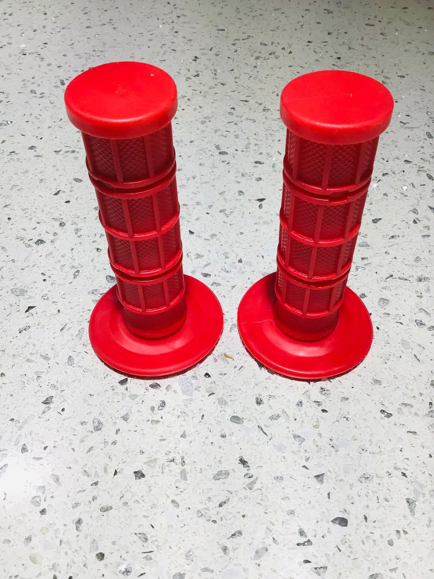 Handle bar grips