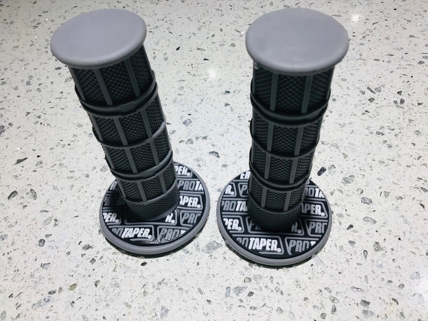 Handle bar grips