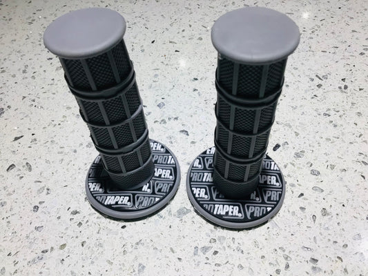 Handle bar grips