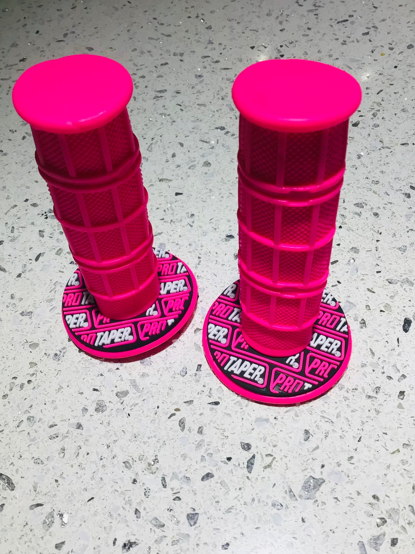 Handle bar grips